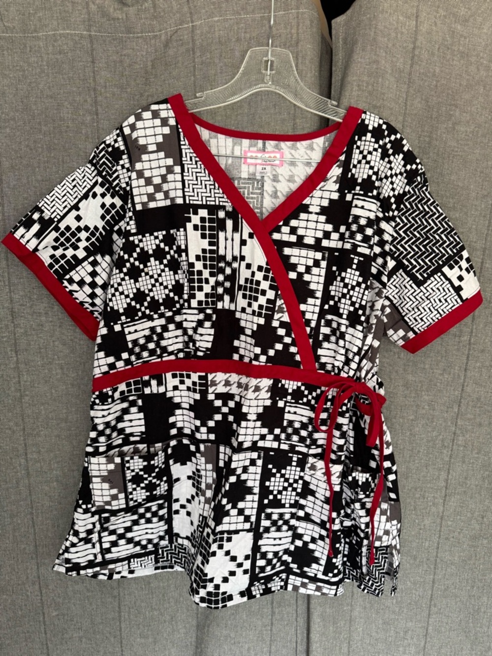 Koi by Kathy Peterson Geometric Scrub Top Women’s 2X Nursing, Medical, Cotton